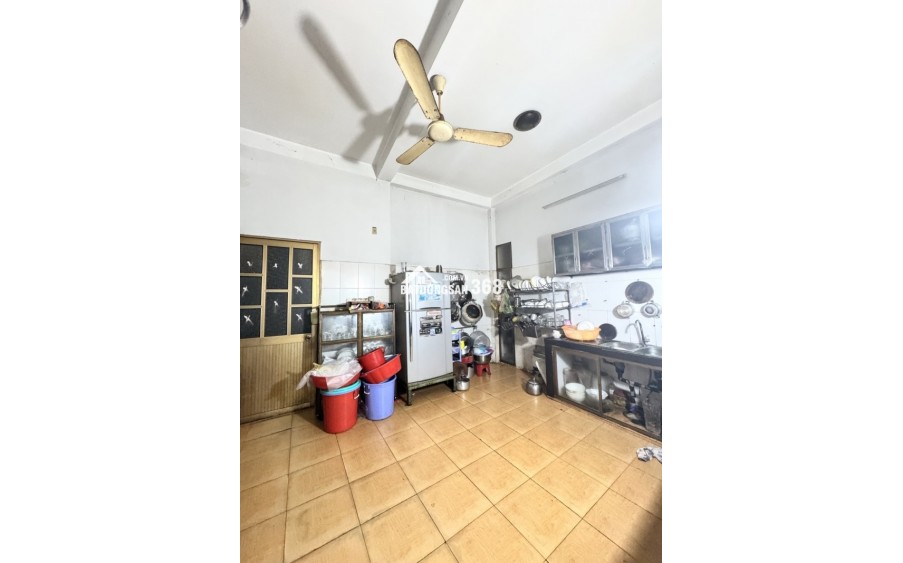 Bán nhà Phường Thủ Đức, đường Hồ Văn Tư, 110m2, 3 tầng, 4PN, sổ hồng, giá 5.7 tỷ. LH: 0933125879